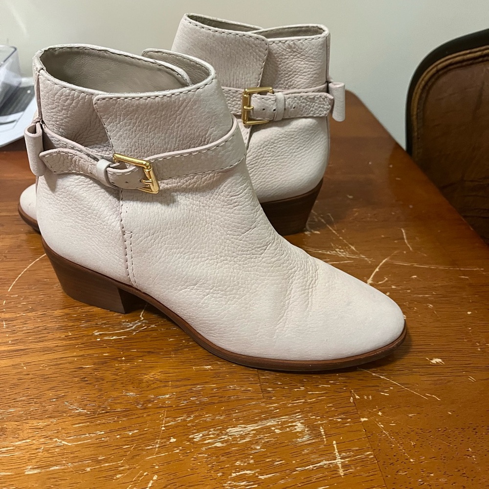 KATE SPADE Taley Cream Brushed Leather Bow Back Ankle Bootie SZ 7.5